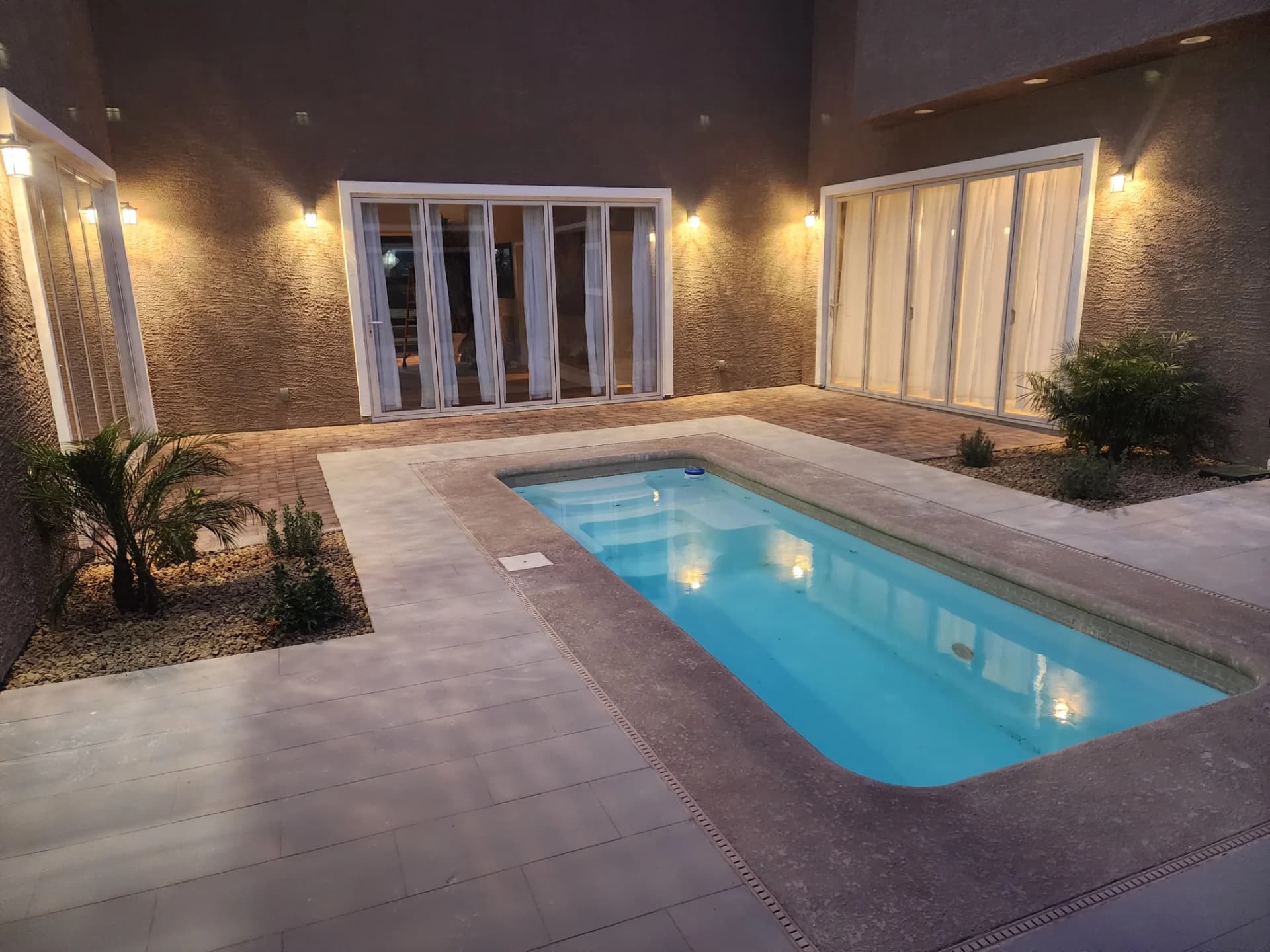 Las Vegas Private Getaway 14 Bed/14 Bath